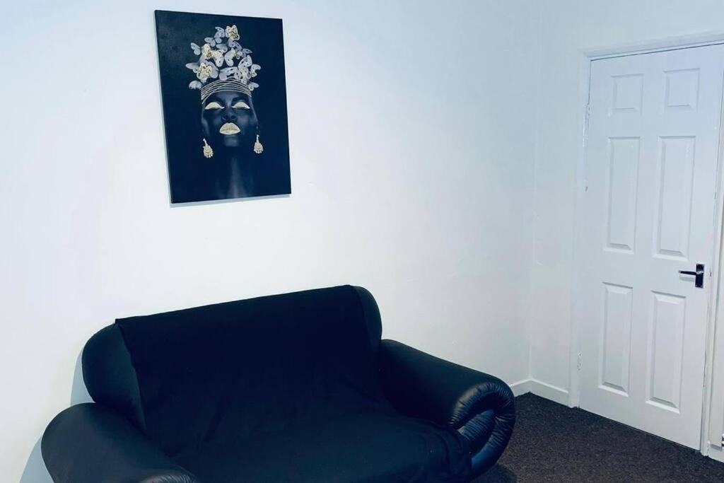 Вилла Comfortable Town House In Coventry City Centre Экстерьер фото