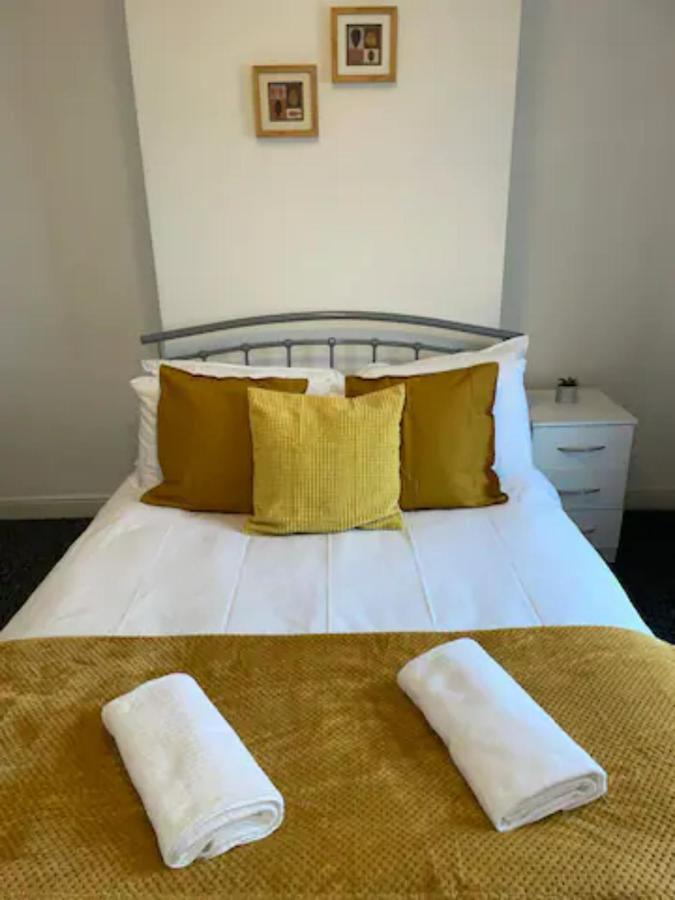 Вилла Comfortable Town House In Coventry City Centre Экстерьер фото